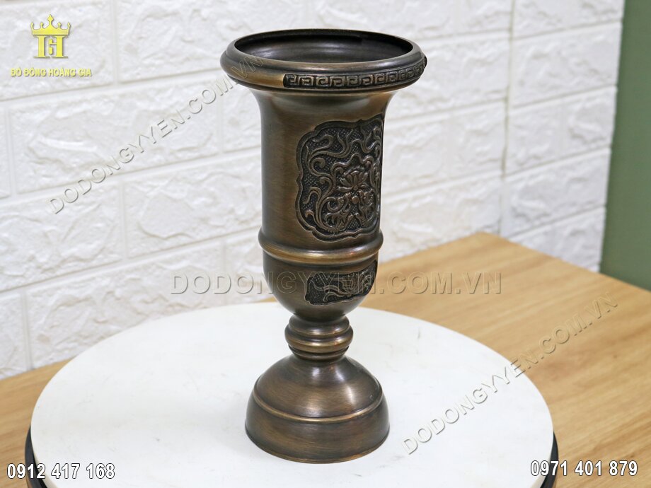 Sản phẩm ống cắm hương bằng đồng có độ bền cao, an tâm sử dụng lâu dài